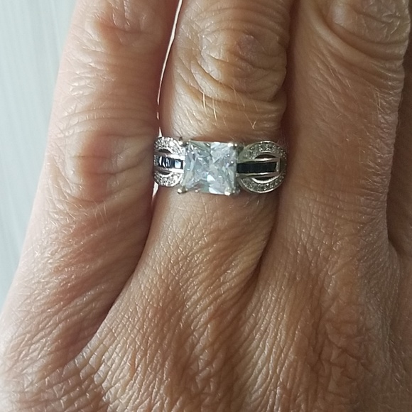 NWOT Cz Engagement Ring Size 6 - Picture 8 of 8